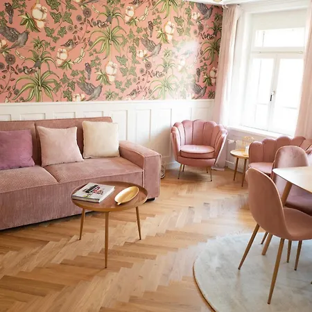 Rose Apartment