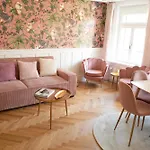 Rose Apartment